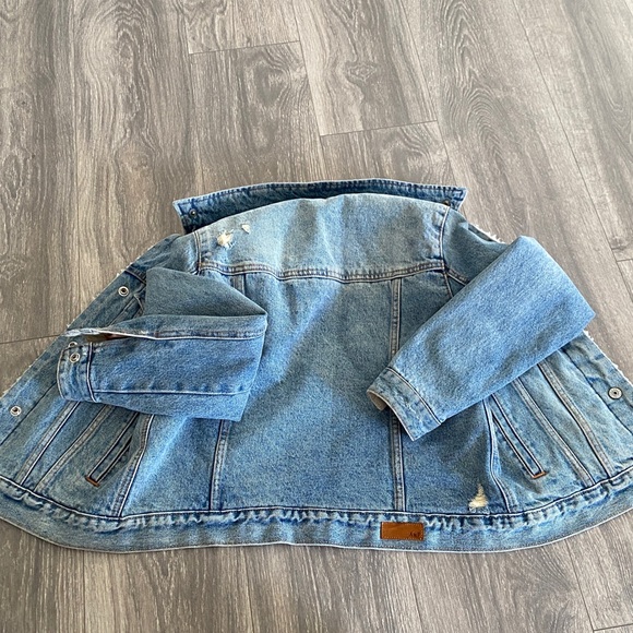 Abercrombie & Fitch Blue Denim Jacket with Cream Sherpa - Picture 5 of 5